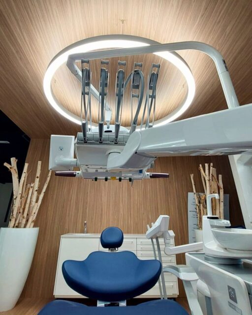 Dentled Full spectrum lighting LED - PVR150 detail above dental chair